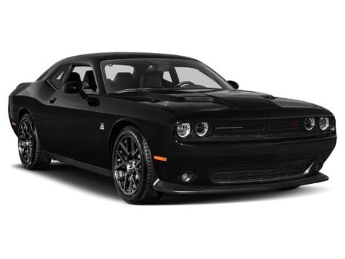 Used 2015 Dodge Challenger R/T Scat Pack w/ Leather Interior Group RWD image 9