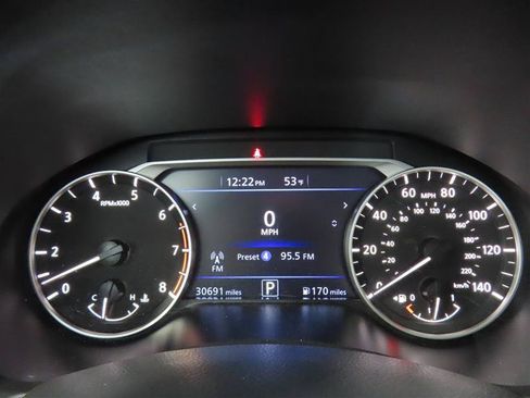 Used 2025 Nissan Altima 2.5 SV FWD image 19