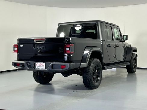 Used 2022 Jeep Gladiator Sport AWD/4WD image 7