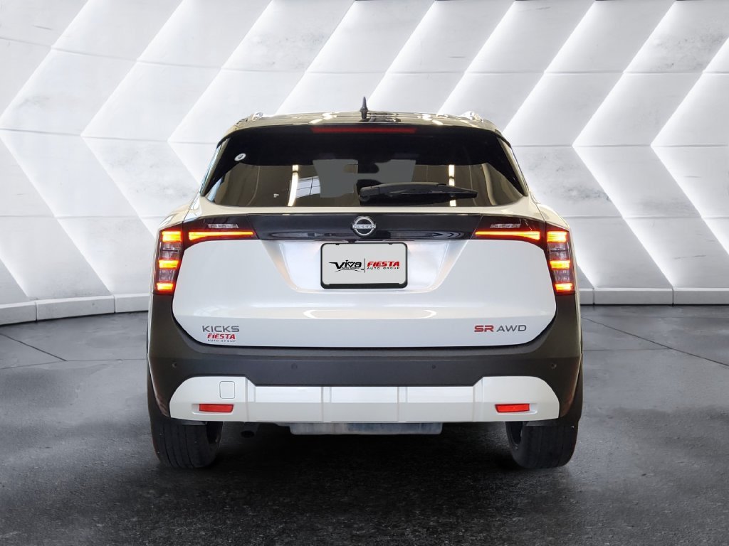 Used 2025 Nissan Kicks SR AWD/4WD image 5