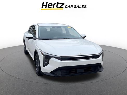 Used 2025 Kia K4 LXS image 1