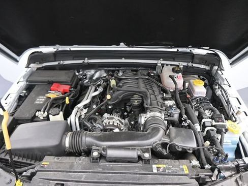 Used 2024 Jeep Wrangler Sport AWD/4WD image 27