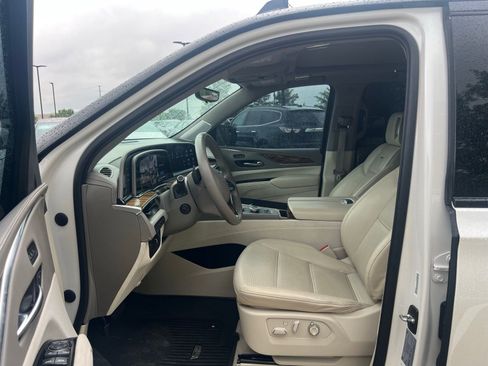 Used 2022 Cadillac Escalade Sport Platinum w/ LPO, ONYX Package AWD/4WD image 25