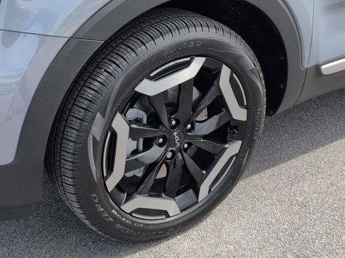 Used 2025 Kia Telluride EX w/ EX Captain's Chair Package image 11