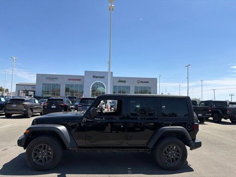 Used 2025 Jeep Wrangler Unlimited Sport AWD/4WD image 6