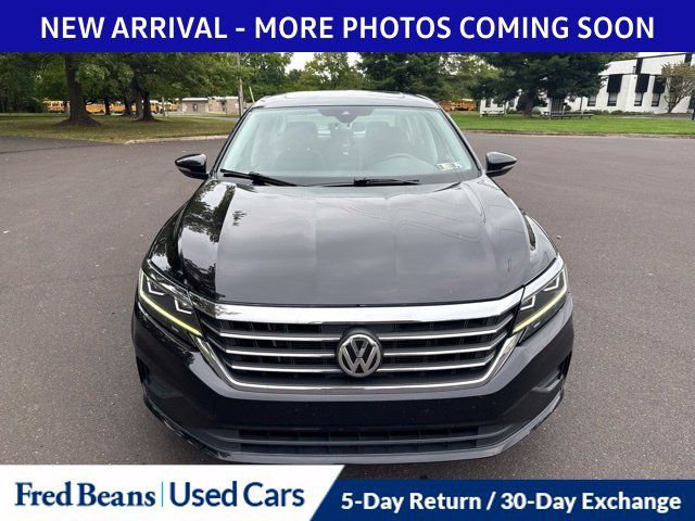 Used 2021 Volkswagen Passat 2.0T SE FWD image 2