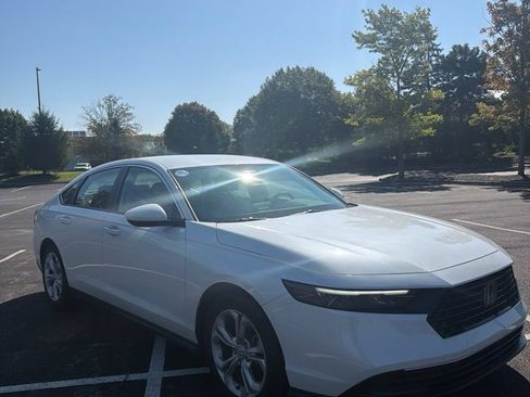 Certified 2025 Honda Accord LX image 4