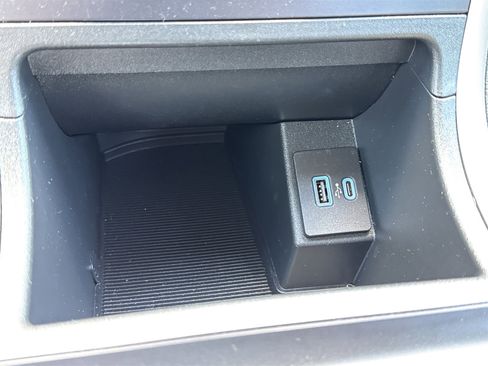 Used 2024 Ford Edge SE image 26