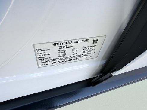 Used 2023 Tesla Model X image 37