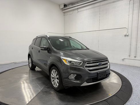 Used 2017 Ford Escape Titanium image 1