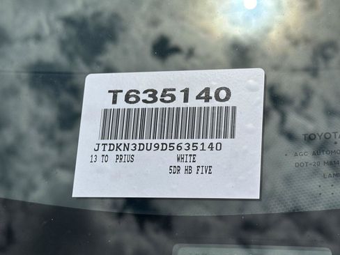 Used 2013 Toyota Prius Five FWD image 14