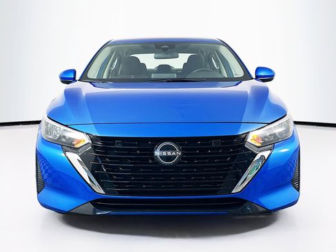 Used 2025 Nissan Sentra SV FWD image 2