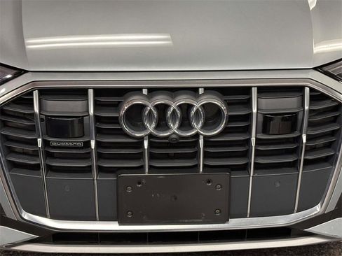 Used 2023 Audi Q7 2.0T Premium w/ Convenience Package image 6