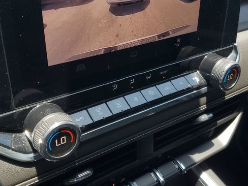 Used 2023 Chevrolet Colorado LT w/ LT Convenience Package RWD image 28