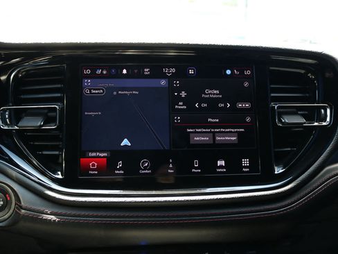 Used 2021 Dodge Durango R/T w/ Technology Group AWD/4WD image 16