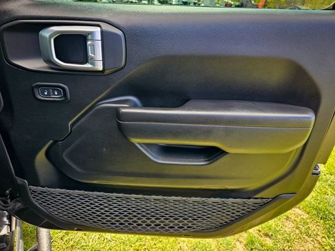 Certified 2023 Jeep Wrangler Sport S image 32