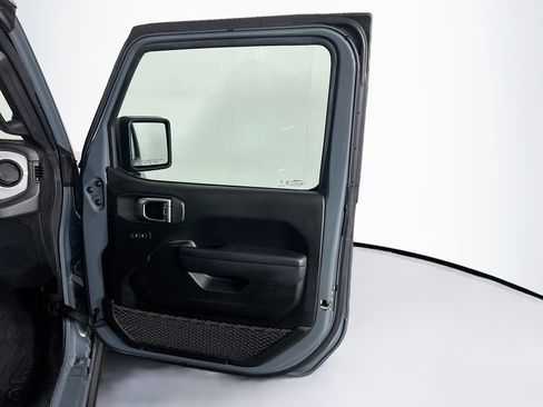 Used 2024 Jeep Wrangler Unlimited AWD/4WD image 30