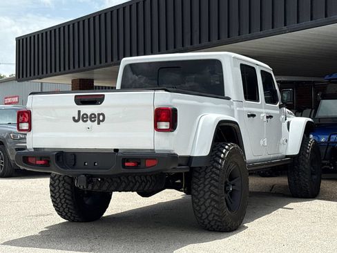 Used 2021 Jeep Gladiator Rubicon w/ Auxiliary Switch Group AWD/4WD image 9