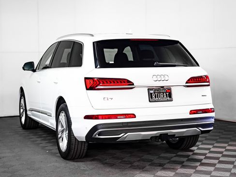 Used 2022 Audi Q7 Premium Plus w/ Premium Plus Package image 2