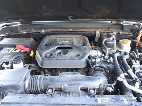 Used 2021 Jeep Wrangler Unlimited Sahara image 29