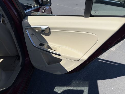 Used 2015 Volvo S60 T5 Platinum image 27