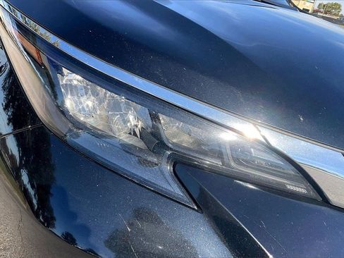 Used 2024 Toyota Sienna XLE image 8