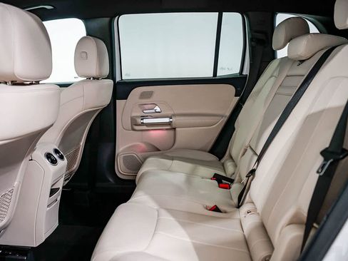 Used 2026 Mercedes-Benz GLB 250 image 18