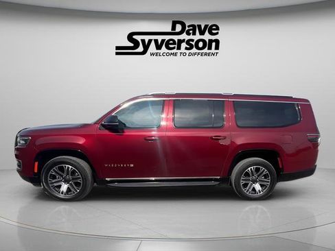 Used 2024 Jeep Wagoneer L Series II w/ Flexible Seating Group AWD/4WD image 8
