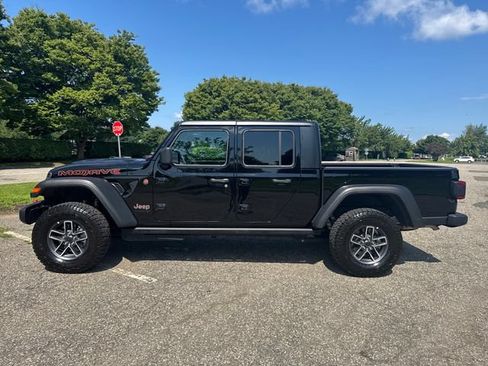 Used 2026 Jeep Gladiator Mojave AWD/4WD image 6