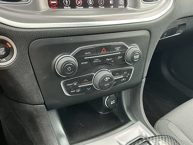 Used 2019 Dodge Charger SXT AWD/4WD image 22