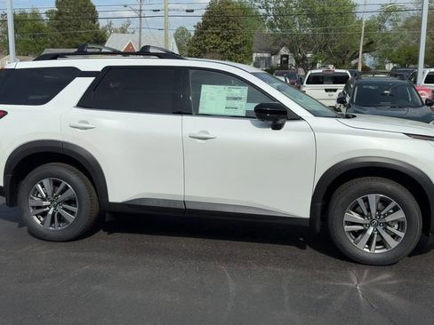 New 2026 Nissan Pathfinder SL AWD/4WD image 8