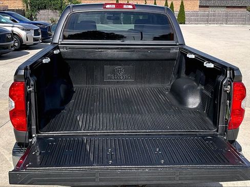 Used 2016 Toyota Tundra SR5 w/ SR5 Upgrade Package AWD/4WD image 31