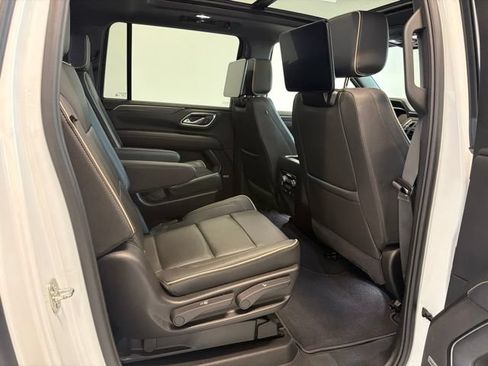 Used 2024 GMC Yukon XL SLT w/ SLT Luxury Package AWD/4WD image 47