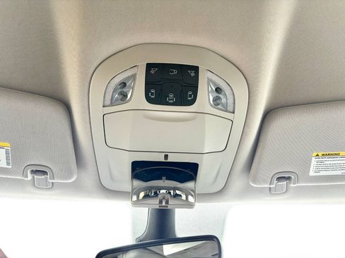 Used 2024 Chrysler Pacifica Touring-L FWD image 15