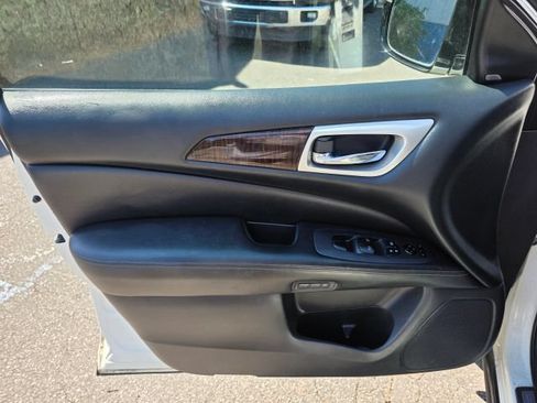 Used 2015 Nissan Pathfinder Platinum AWD/4WD image 11