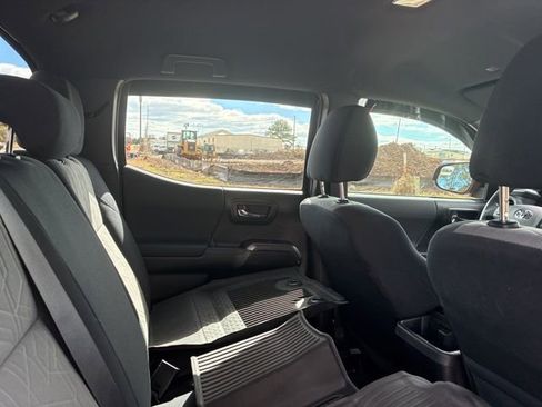 Used 2021 Toyota Tacoma TRD Sport w/ Technology Package image 23