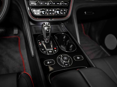 Certified 2022 Bentley Bentayga image 43