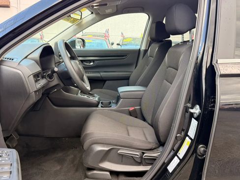 Used 2025 Honda CR-V LX image 12