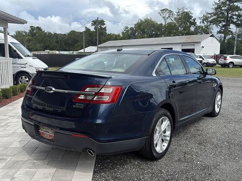 Used 2017 Ford Taurus SEL FWD image 3
