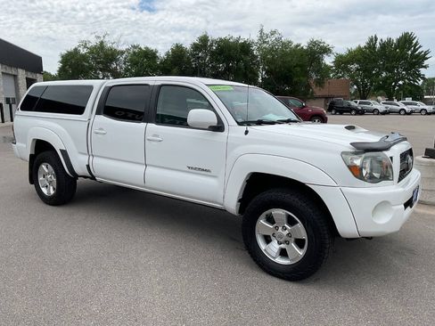 Used 2011 Toyota Tacoma PreRunner w/ TRD Sport Pkg RWD image 10