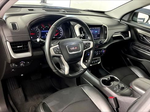 Used 2024 GMC Terrain SLT image 17
