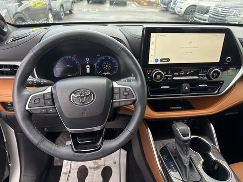 Used 2023 Toyota Highlander Platinum image 23
