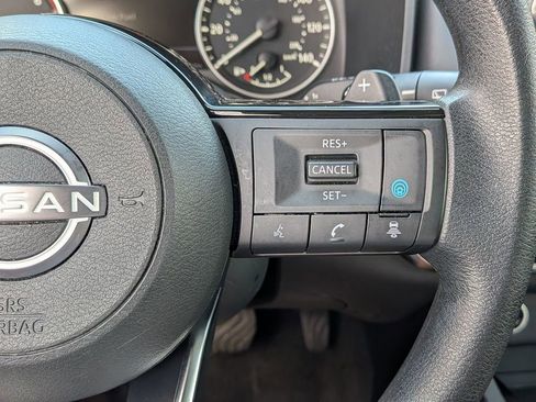 Used 2023 Nissan Rogue SV AWD/4WD image 21