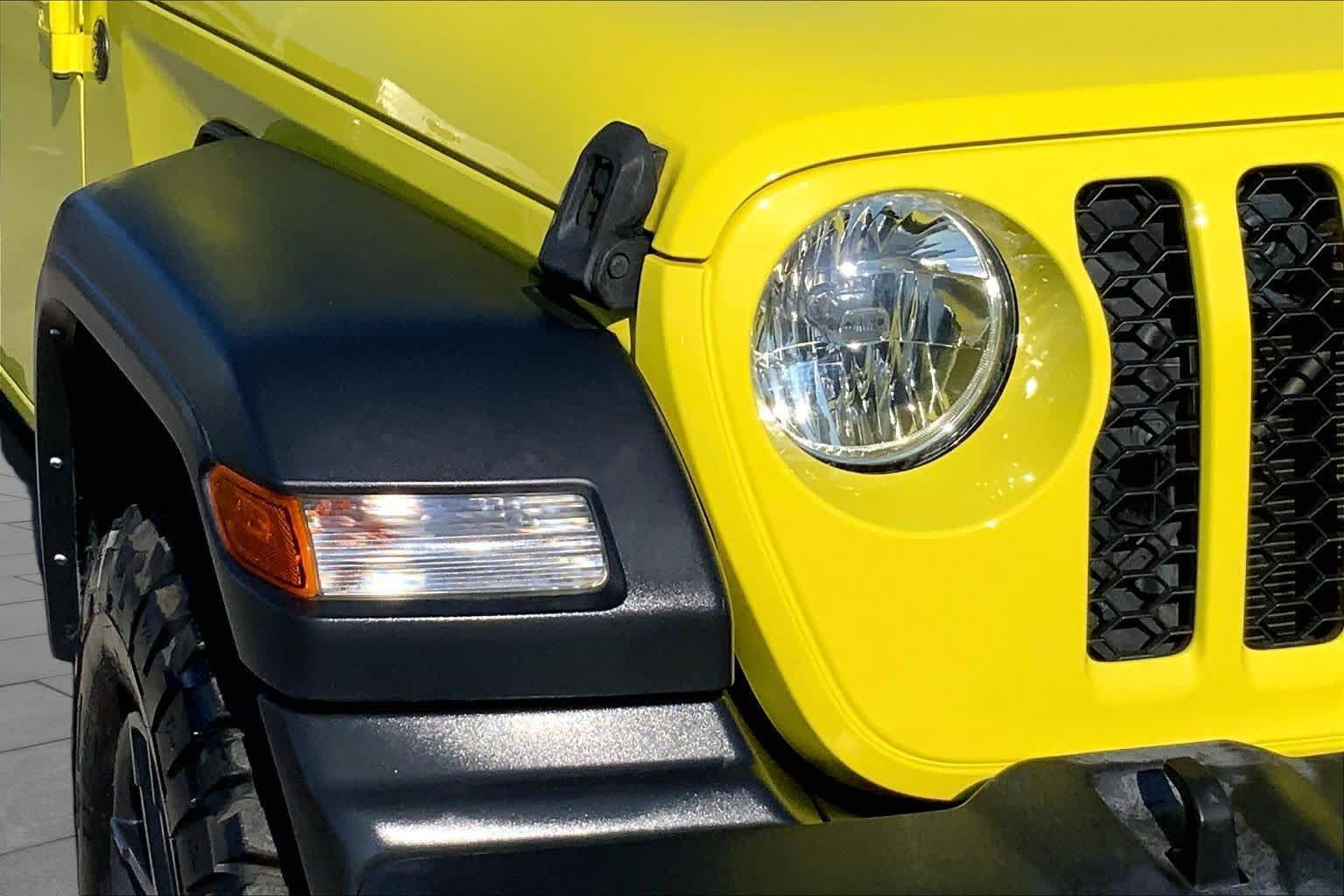 Used 2024 Jeep Wrangler Unlimited Sport AWD/4WD image 24
