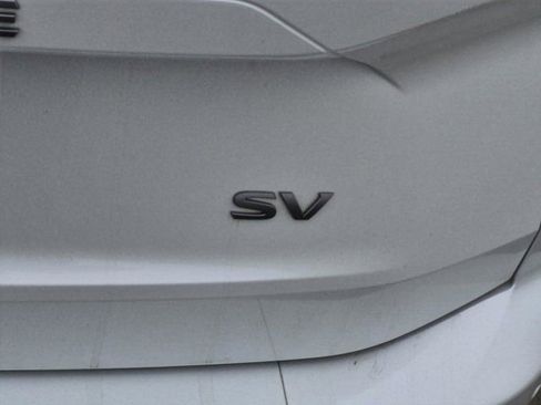 Used 2024 Nissan Rogue SV image 7