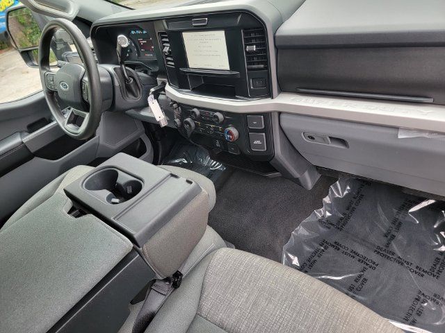 Certified 2025 Ford F250 XLT w/ Snow Plow Prep Package AWD/4WD image 18