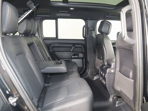 Used 2023 Land Rover Defender 110 V8 image 14