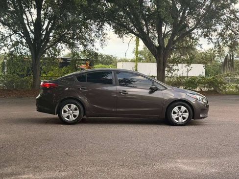 Used 2018 Kia Forte LX FWD image 4