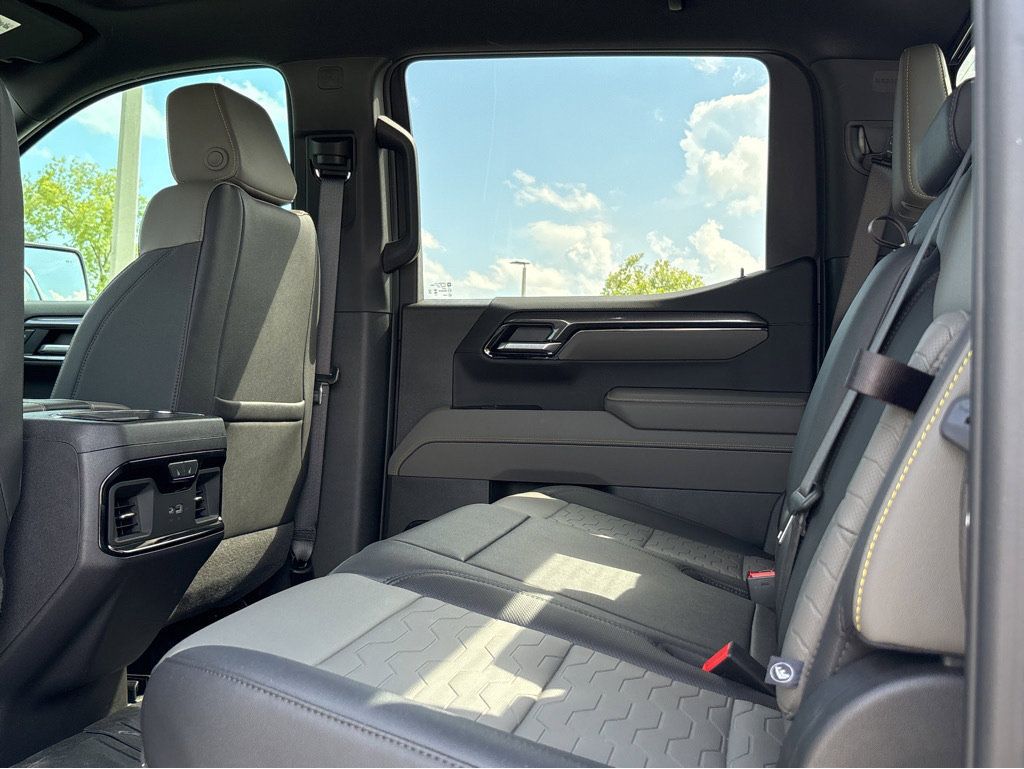 Used 2025 Chevrolet Silverado 1500 ZR2 w/ Technology Package AWD/4WD image 15