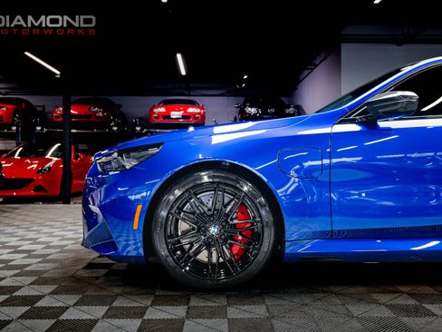 Used 2025 BMW M5 w/ Carbon Package image 12
